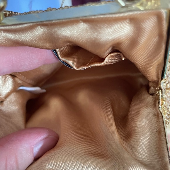 Beaded gold La Regale purse - Picture 4 of 4
